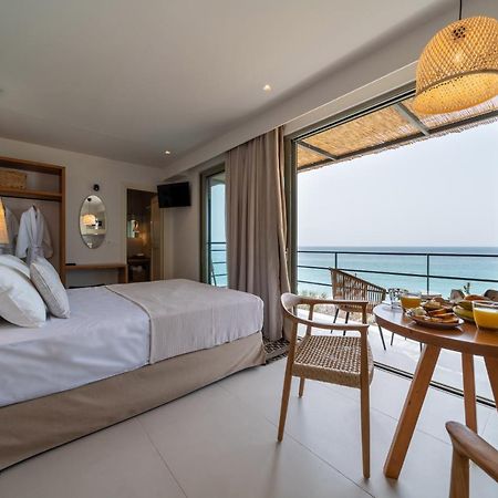 Thea Beachfront Suites In Lourdas Beach Lourdata (Kefalonia) Exterior foto